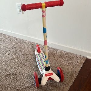Fisher Price 3-Wheel Tilt and Turn Scooter